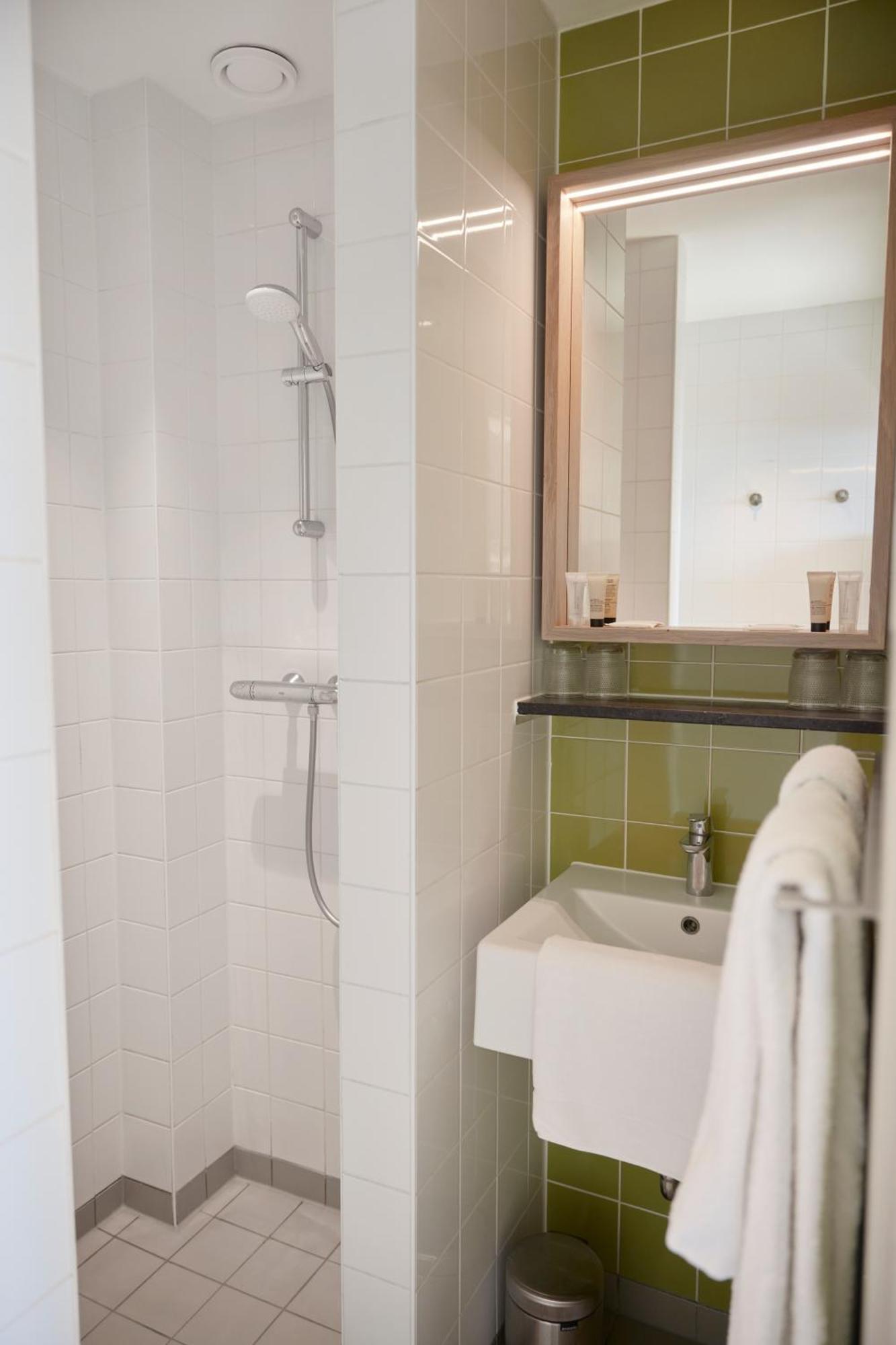 Hotel Oostergoo Grou Δωμάτιο φωτογραφία